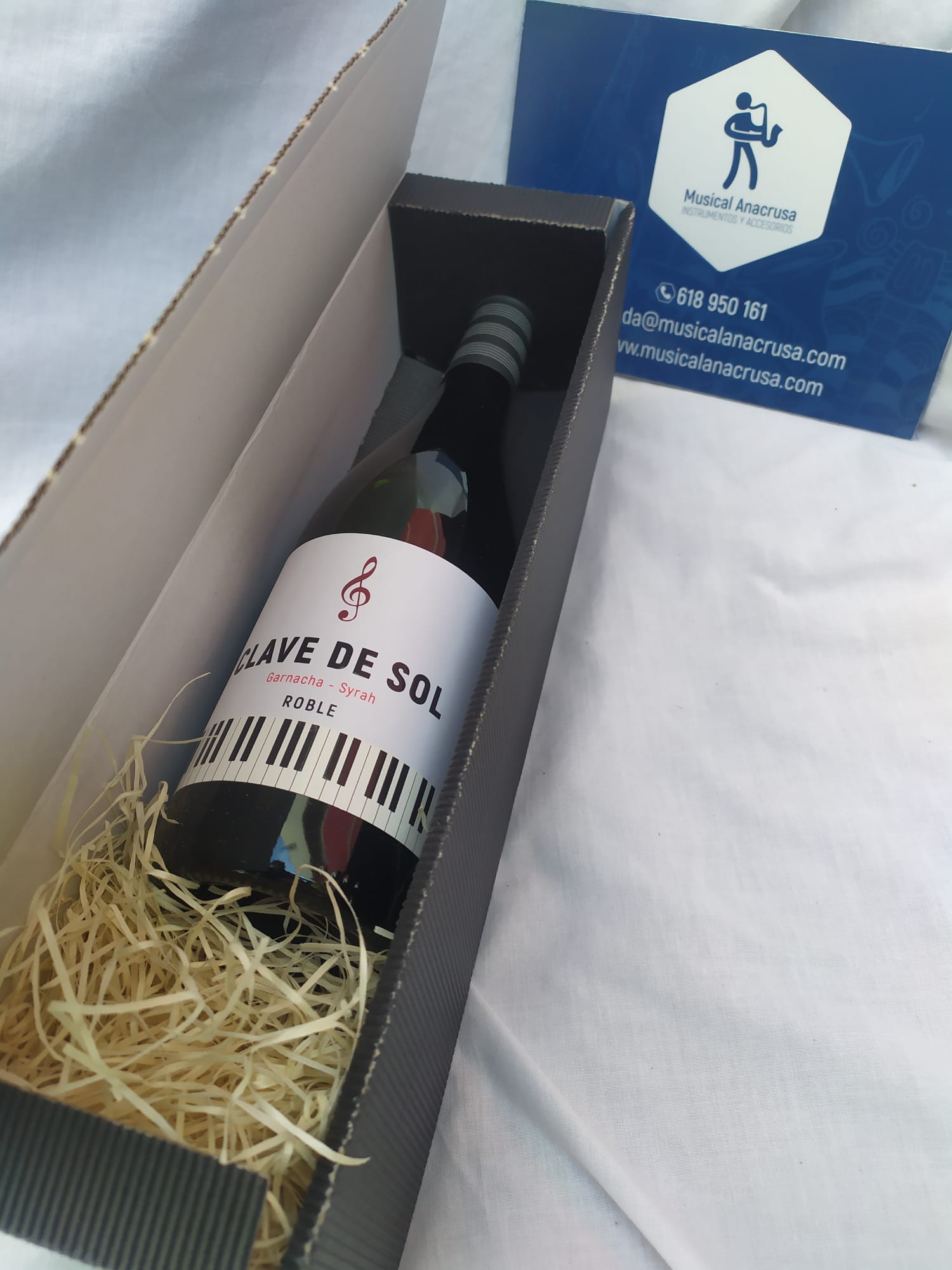 Pack Vino Tinto+copas musicales